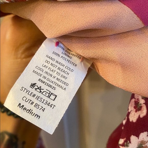 En Saison Floral Wrap Blouse - Pink and Burgundy NWTs - Picture 13 of 13